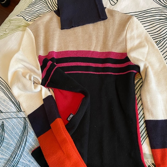 Turtleneck MOSCHINO Jeans multi coloured goes with absolutely everything 💯 - Picture 1 of 3
